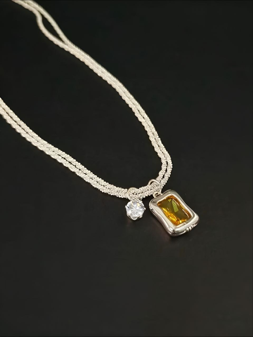 Collier a 6 Pierres de zircone changeable/ سلسلة فضة ب 6 احجار زيركون متغيرة